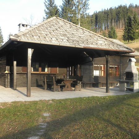 Holiday Home Cumar 체르크노 외부 사진