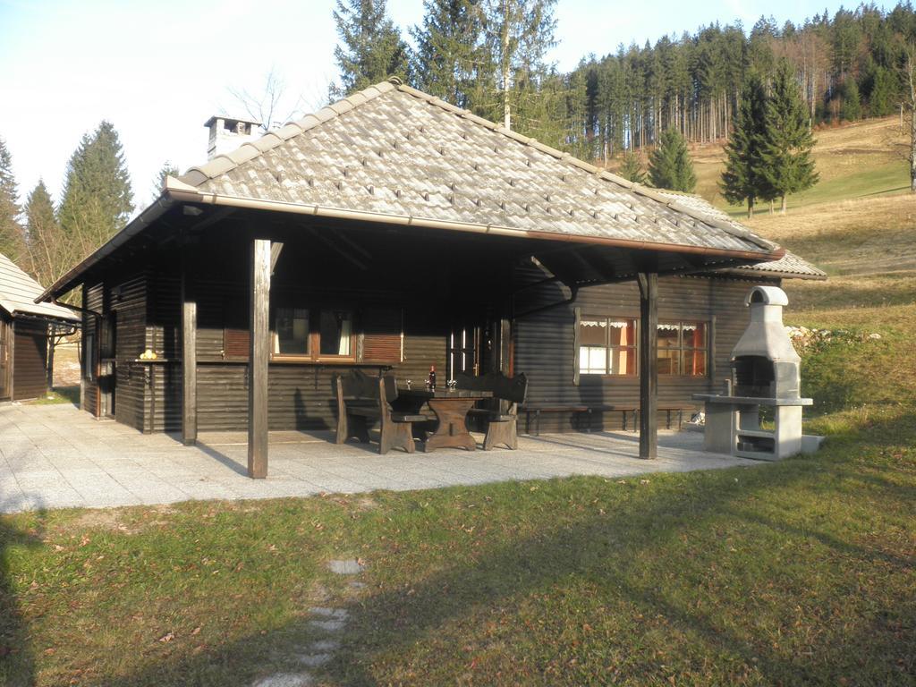 Holiday Home Cumar 체르크노 외부 사진